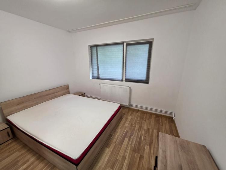 Apartament cu 3 camere decomandat în 9 Mai