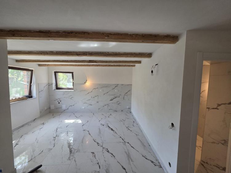 Spațiu comercial, de 1,973 mp, în Dealuri Oradea
