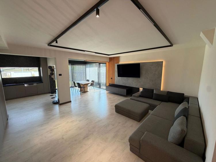 Duplex cu 5 camere cu Canalizare în Dumbrăvița