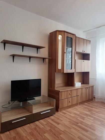 Apartament cu 2 camere semidecomandat în Exterior Vest