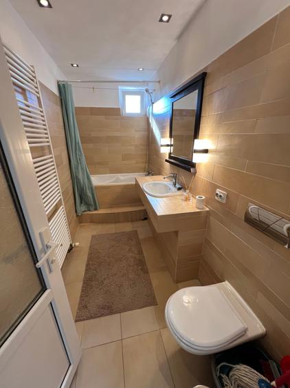 Apartament cu 3 camere în Mihai Viteazul