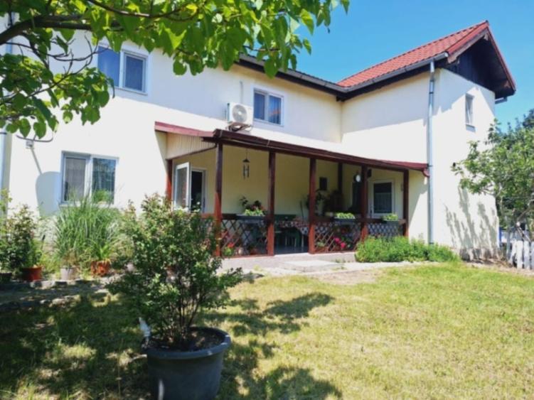 Casă individuală cu 5 camere cu Canalizare în Becicherecu Mic