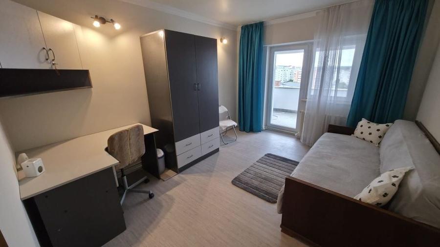 Apartament cu 3 camere decomandat în Valea Moșneagului