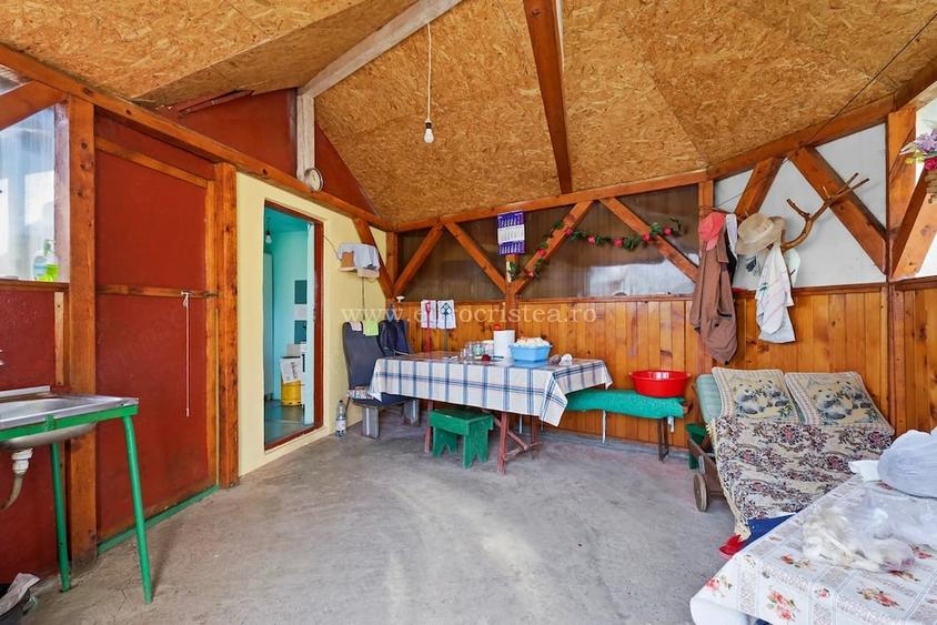 Casă cu 2 camere cu Teren 610 Mp în 23 August