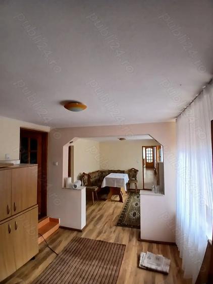 Casă cu 5 camere cu Teren 2000 Mp în Drăgotești