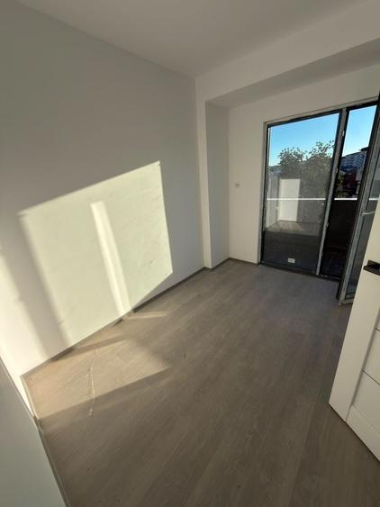 Apartament cu 3 camere decomandat în Ostroveni