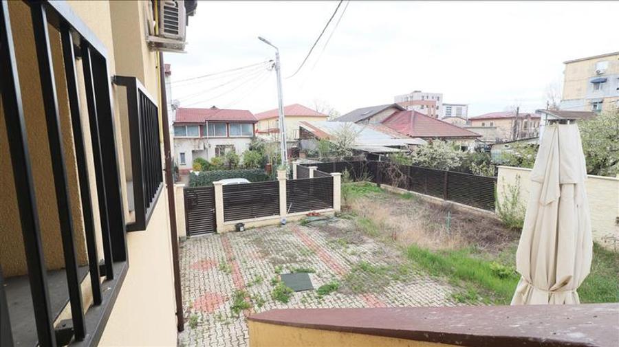 Apartament cu 2 camere decomandat, mobilat în Podul de Piatră