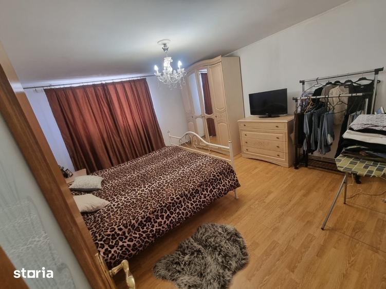 Casă cu 5 camere decomandat cu Teren 700 Mp în Central