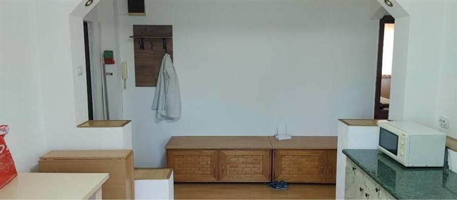Apartament cu 2 camere decomandat, mobilat în Soarelui
