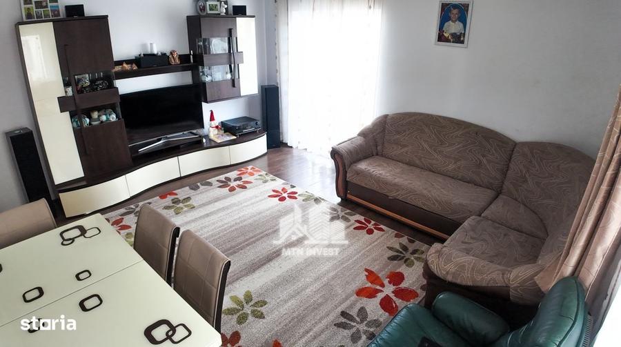 Apartament cu 3 camere decomandat în Paltin