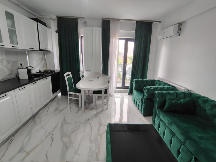 Apartament cu 3 camere semidecomandat, mobilat în Exterior Sud