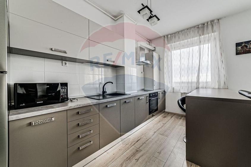 Apartament cu 2 camere semidecomandat, mobilat în UTA