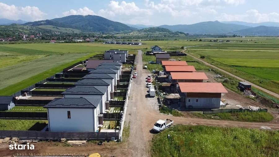 Casă cu 4 camere în Central