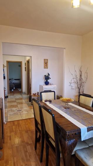 Apartament cu 4 camere decomandat în Brâncoveanu