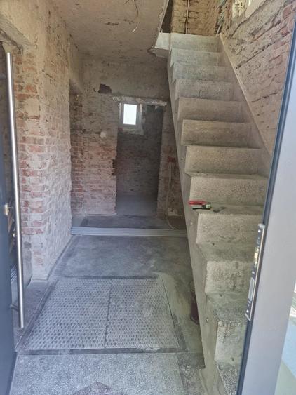 Casă cu 2 camere cu Teren 160 Mp în Central