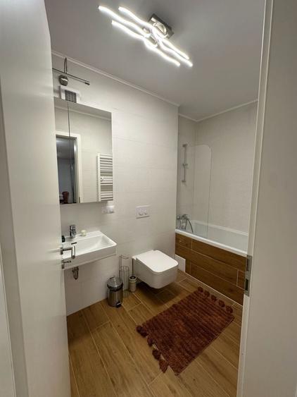 Apartament cu 2 camere decomandat în Noua