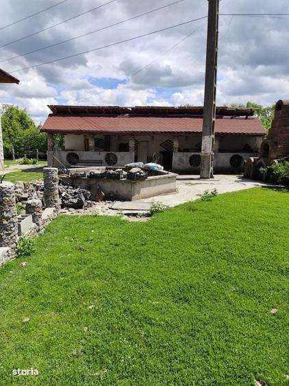 Casă cu 4 camere în Central