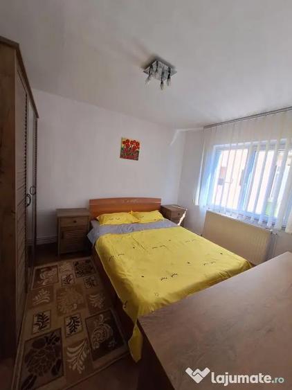 Apartament cu 2 camere semidecomandat în 9 Mai