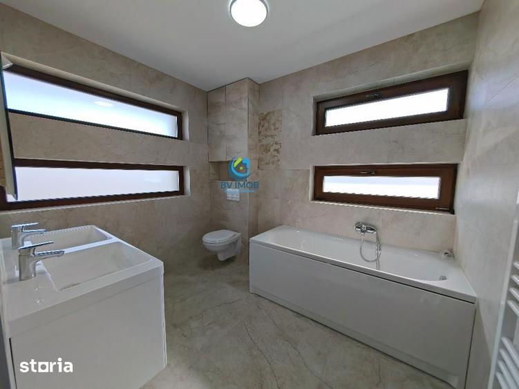 Casă cu 4 camere cu Teren 600 Mp în IAR