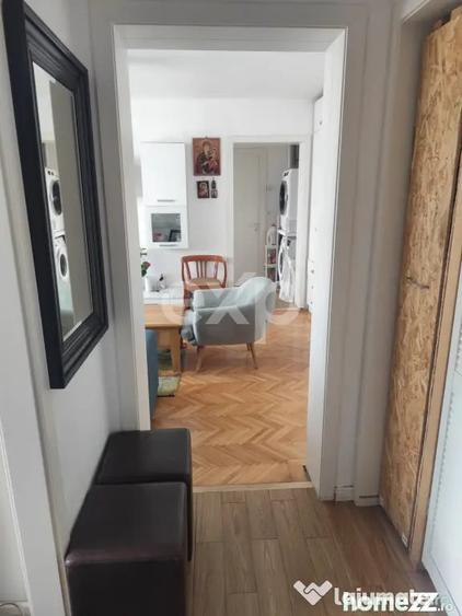 Apartament cu 3 camere semidecomandat în Grigorescu