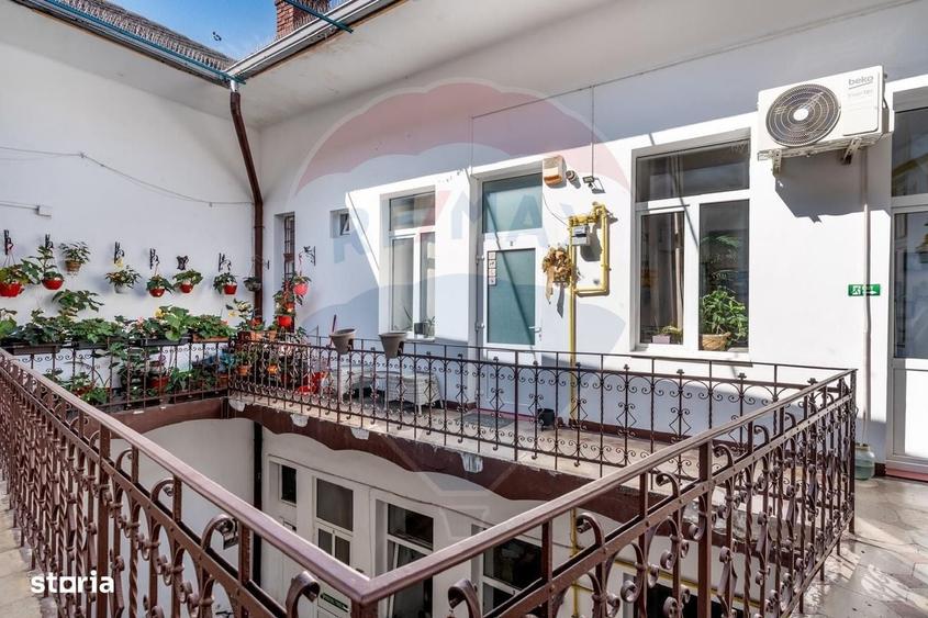 Apartament cu 2 camere semidecomandat în P-ța Mihai Viteazul