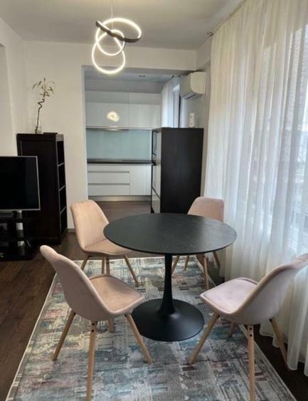 Apartament cu 2 camere semidecomandat, mobilat în Dorobanți