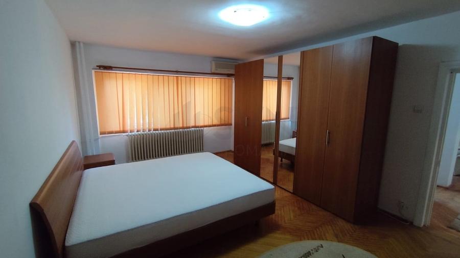 Apartament cu 4 camere decomandat, mobilat în Unirii