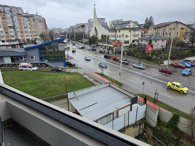Birou, de 41.459999084473 mp, în Nicolina