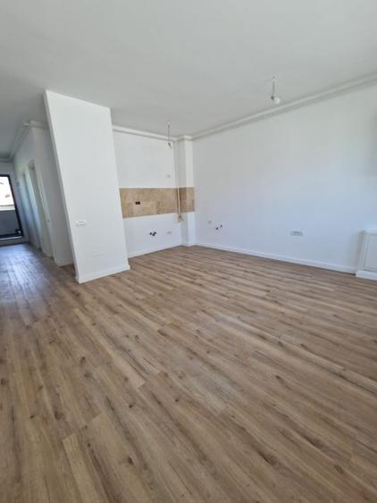 Apartament cu 2 camere semidecomandat în Clăbucet