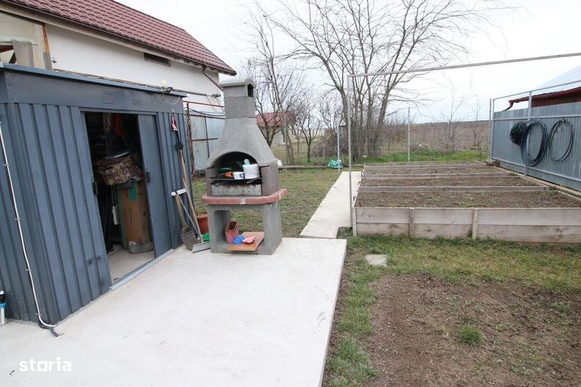 Casă cu 4 camere cu Canalizare în Odaia Manolache