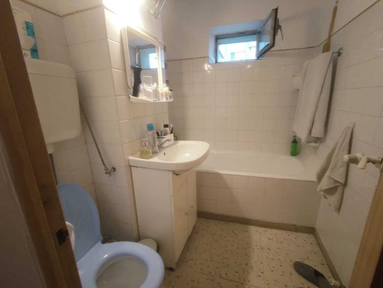 Apartament cu 3 camere decomandat în Titulescu