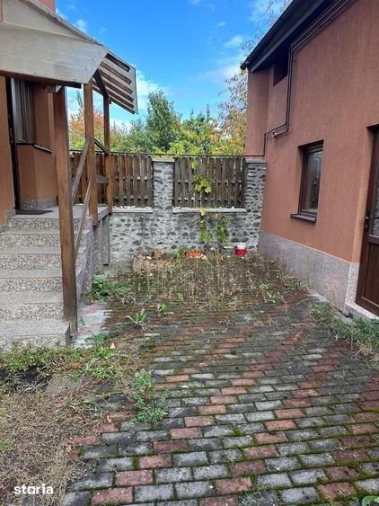 Casă cu 5 camere cu Teren 163 Mp în Central