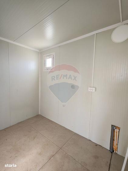 Casă cu 3 camere cu Teren 956 Mp în Sărbătoarea