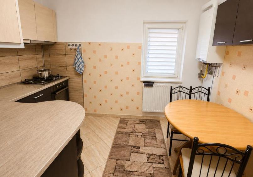 Apartament cu 3 camere decomandat, mobilat în Astra