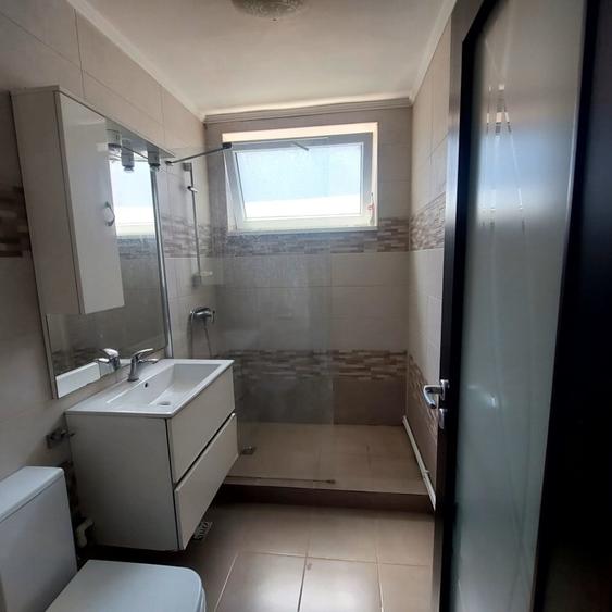 Apartament spatios Micro 18 etaj 1 - 4
