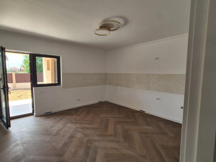 Casă individuală cu 4 camere cu Teren 300 Mp în Sud-Est