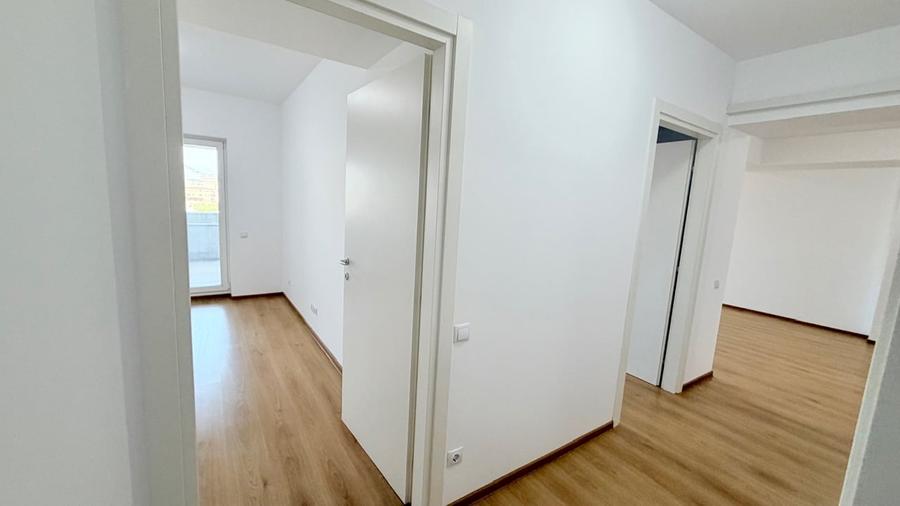 Apartament cu 4 camere semidecomandat în 13 Septembrie
