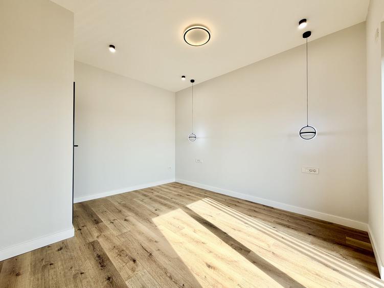 Duplex cu 4 camere cu Canalizare în Moșnița Nouă