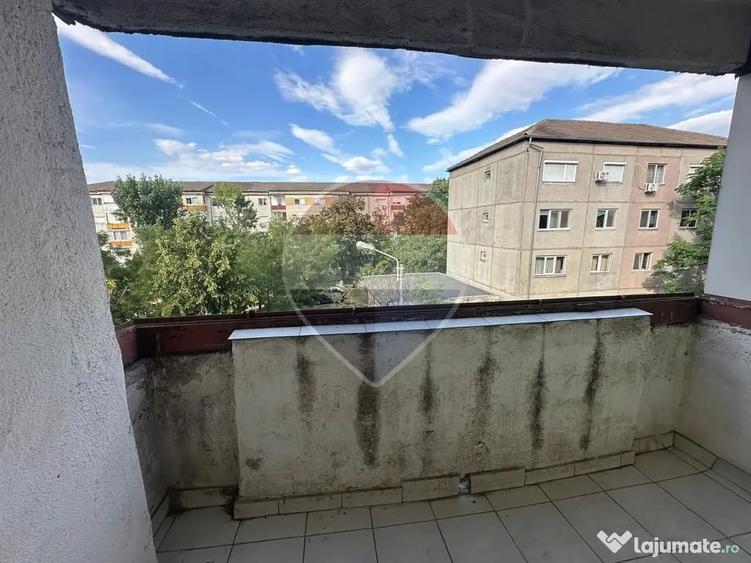 Apartament cu 3 camere decomandat în Rogerius