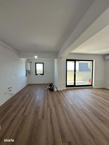 Apartament cu 3 camere decomandat în Carpați 2