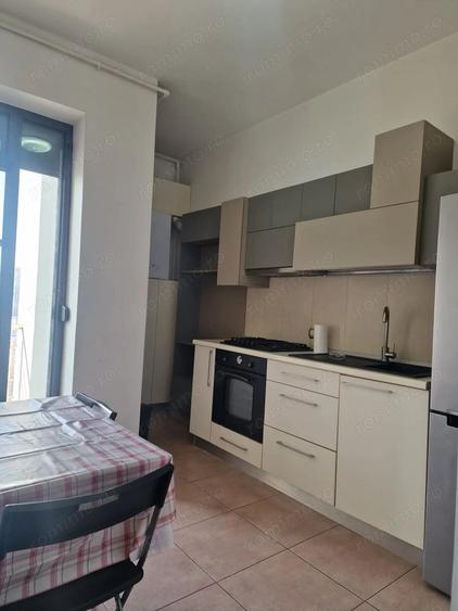 Apartament cu 3 camere decomandat, mobilat în Mărășești