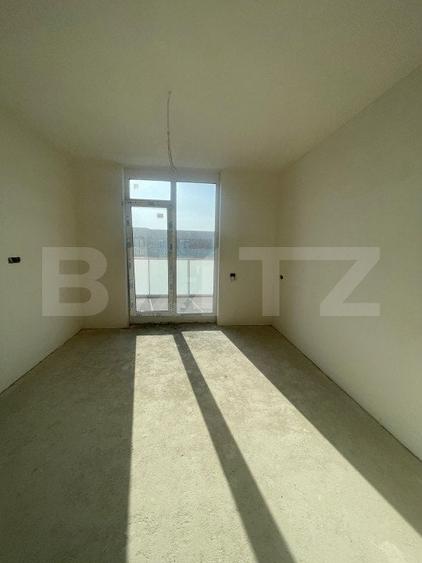 Apartament cu 3 camere semidecomandat în Torontalului