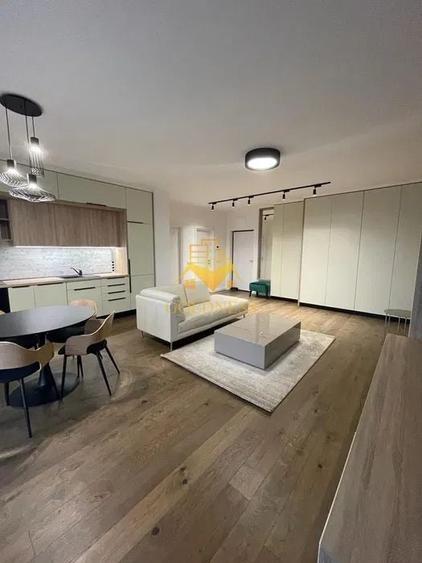 Apartament cu 2 camere semidecomandat, mobilat în Mărăști