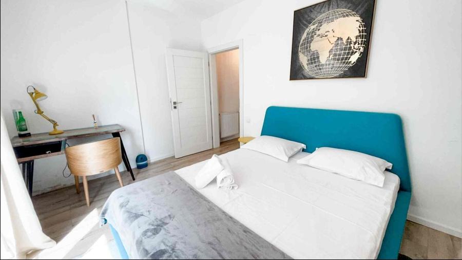 Apartament cu 2 camere semidecomandat, mobilat în Bună Ziua