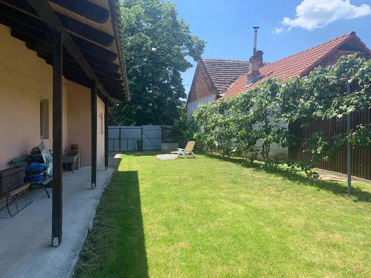 Casă cu 3 camere cu Teren 722 Mp în Surducu Mare