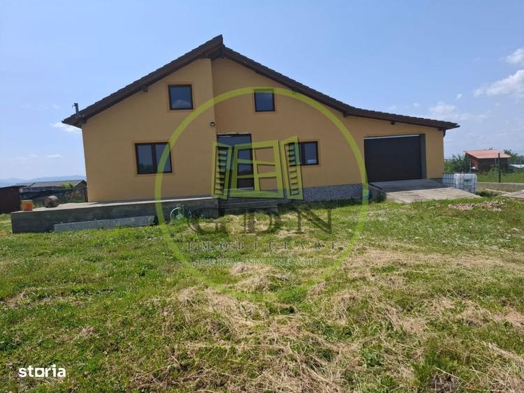 Casă cu 4 camere în Arpașu de Jos