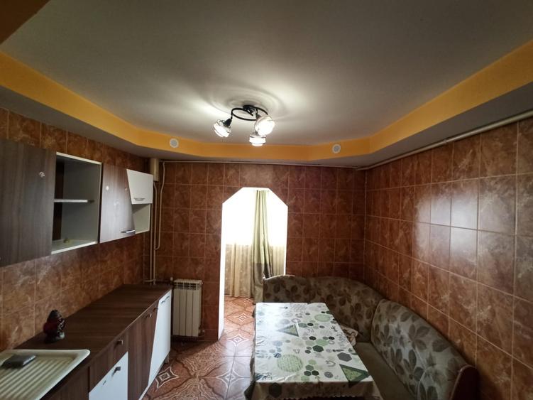 Apartament cu 2 camere decomandat în Periferie