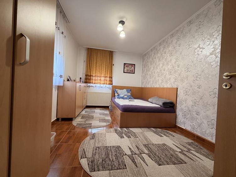 Casă individuală cu 7 camere cu Canalizare în Șag