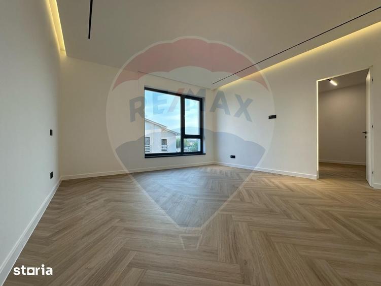 Casă cu 5 camere cu Teren 450 Mp în Tunari