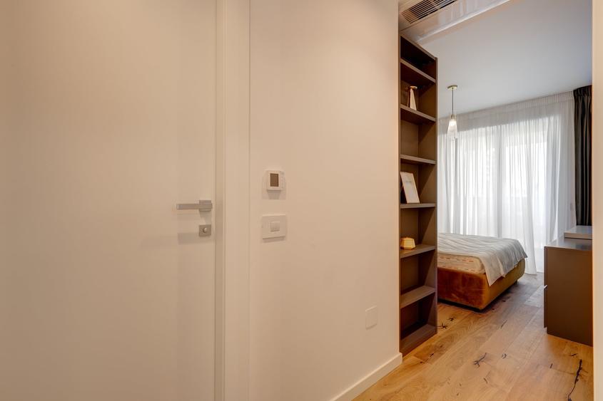 Apartament cu 3 camere semidecomandat în Aviației